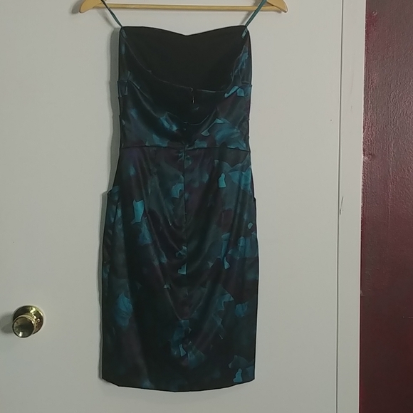 Le Chateau Strapless Formal Dress - Picture 2 of 5